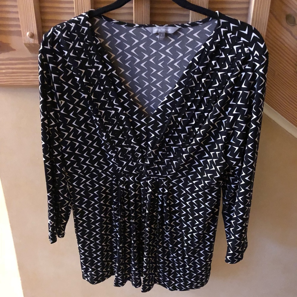 Daisy Fuentes Black and White Top